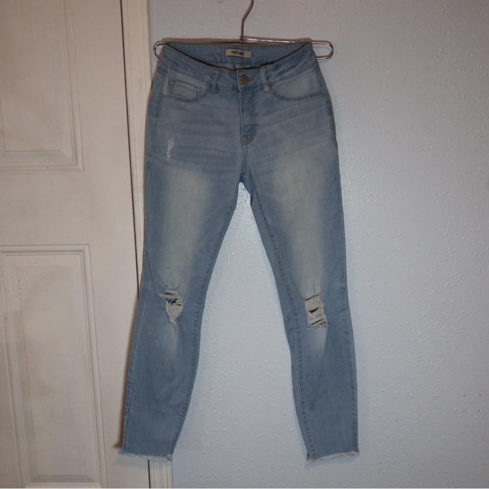 refuge Light Wash Distressed Skinny Jeans